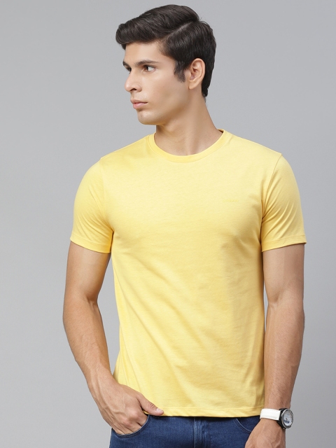 

Blackberrys Men Yellow Solid T-shirt