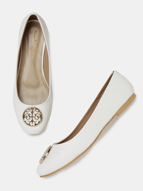 

DressBerry Women White Ballerinas