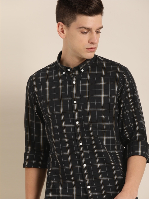 

ether Men Black & White Checked Casual Shirt