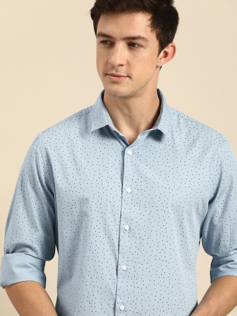 

ether Men Blue Printed Pure Cotton Casual Shirt