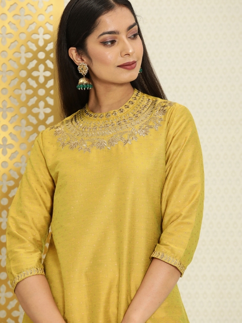 

House of Pataudi Women Yellow & Golden Embroidered Neckline Jashn Kurta