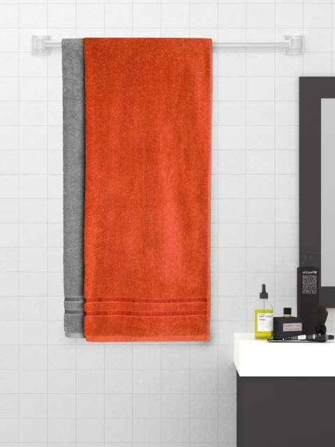 

SPACES Set Of 2 Solid Grey & Orange 100% Cotton 550 GSM Bath Towels
