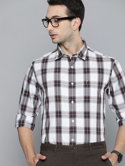 

Indian Terrain Men White & Brown Cotton Slim Fit Checked Casual Shirt