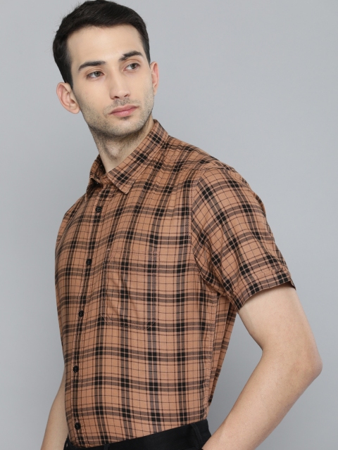 

Indian Terrain Men Brown & Black Slim Fit Checked Casual Shirt