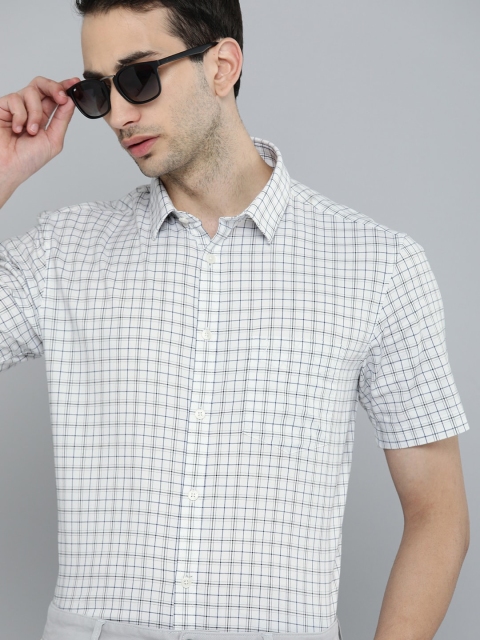 

Indian Terrain Men White & Black Slim Fit Checked Casual Shirt