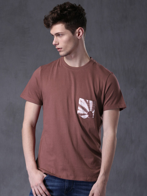 

WROGN Men Burgundy Solid Round Neck T-Shirt