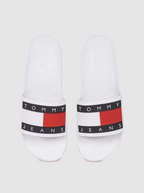 

Tommy Hilfiger Men White & Navy Blue Colourblocked Rubber Sliders