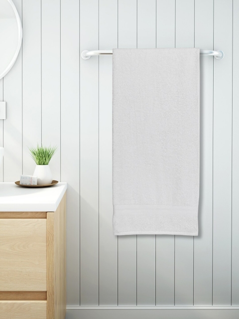 

SPACES White Solid 448 GSM Cotton Bath Towel