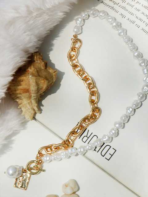 

JOKER & WITCH Gold-Toned Hammered Charm Pearl Choker Necklace