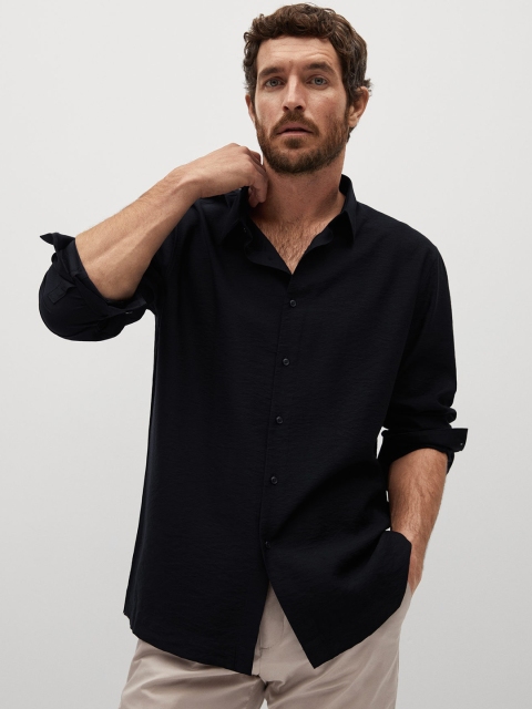 

MANGO MAN Black Regular Fit Solid Casual Shirt