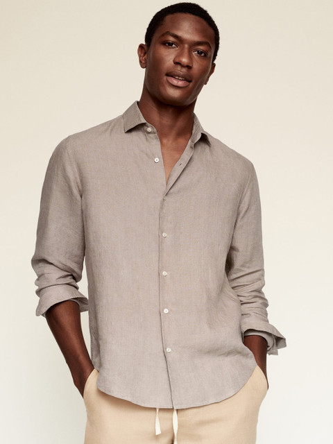 

MANGO MAN Beige Linen Regular Fit Solid Casual Shirt