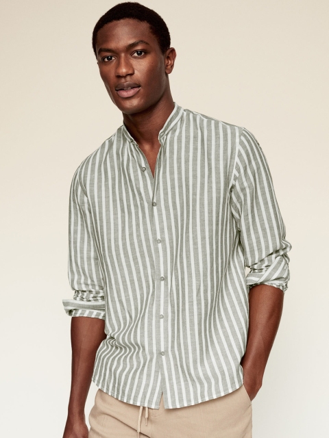 

MANGO MAN Grey & White Linen Cotton Regular Fit Striped Casual Shirt