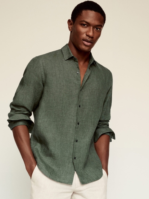 

MANGO MAN Olive Green Linen Regular Fit Solid Casual Shirt
