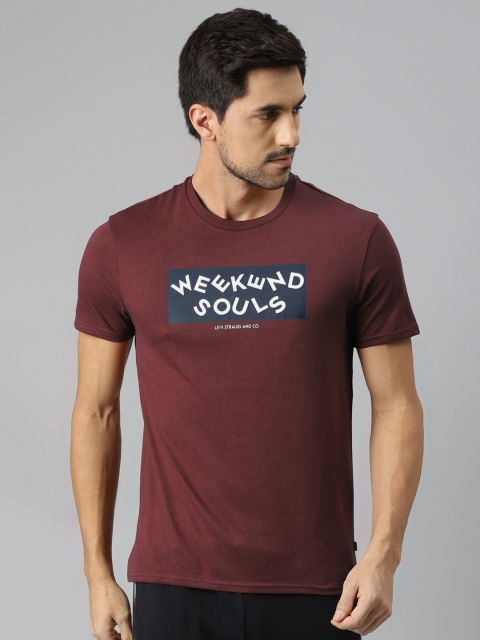 

Levis Men Maroon Pure Cotton T-shirt