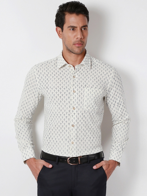 

Peter England Casuals Men Off-White Slim Fit Printed Formal Shirt