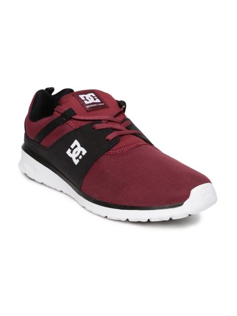 

DC Men Maroon & Black Colourblocked Sneakers
