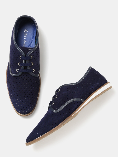 

Mast & Harbour Men Navy Cut-Out Casual Shoes, Navy blue