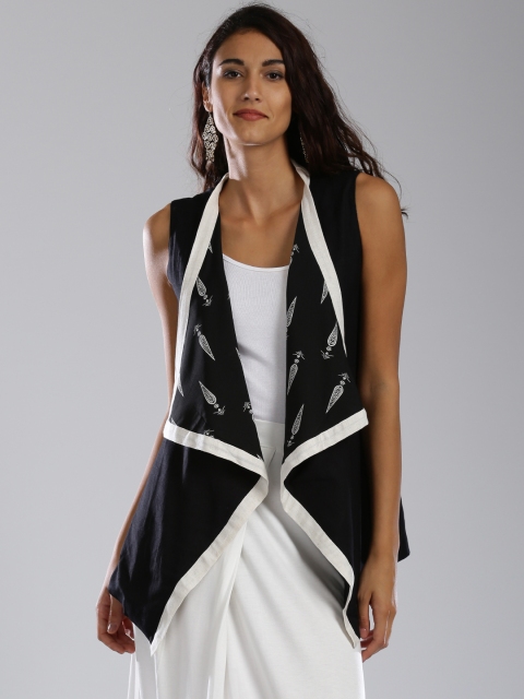 

IMARA Black Sleeveless Shrug