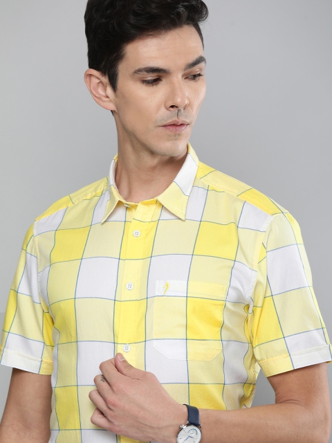 

Indian Terrain Men Yellow & White Slim Fit Checked Casual Shirt
