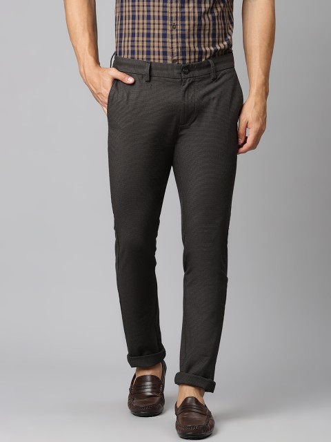 

Indian Terrain Men Black Solid Slim Fit Regular Trousers