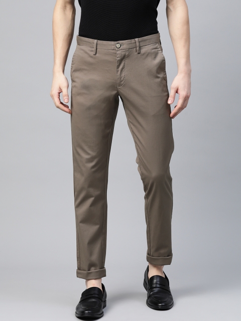 

Indian Terrain Men Olive Brown Solid Brooklyn Slim Fit Regular Trousers