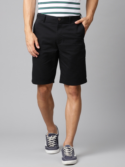 

Indian Terrain Men Black Pure Cotton Solid Mid-Rise Regular Shorts