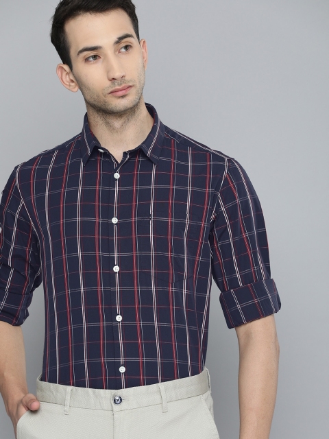 

Indian Terrain Men Navy Blue & White Slim Fit Checked Pure Cotton Casual Shirt