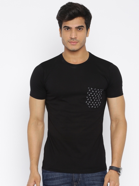 

The Indian Garage Co Men Black Solid Round Neck T-Shirt