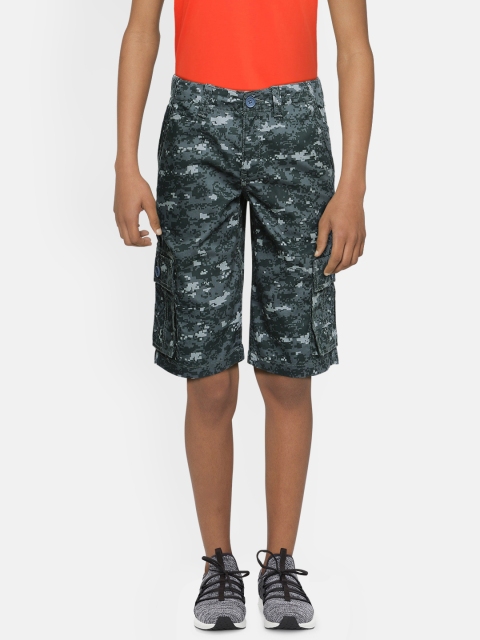 

Indian Terrain Boys Grey & Black Camouflage Printed Mid-Rise Pure Cotton Cargo Shorts