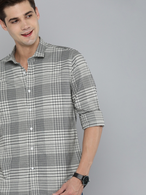 

Mast & Harbour Men Black & Grey Checked Pure Cotton Casual Shirt