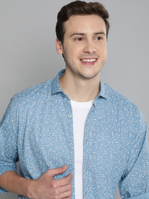 

Mast & Harbour Men Blue & White Floral Printed Casual Shirt