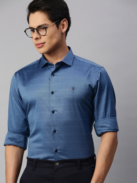 

Louis Philippe Sport Men Blue Slim Fit Checked Casual Shirt