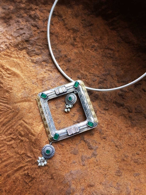 

Peora Green Oxidised Silver-Plated Choker Necklace