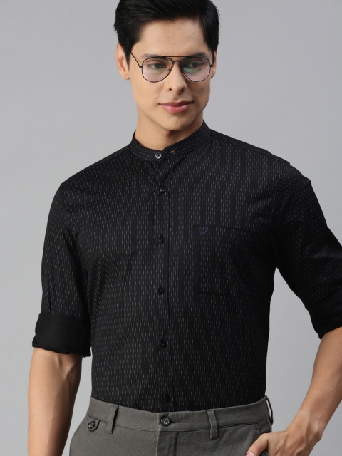 

Allen Solly Men Black Pinstripes Striped Sport Fit Casual Shirt