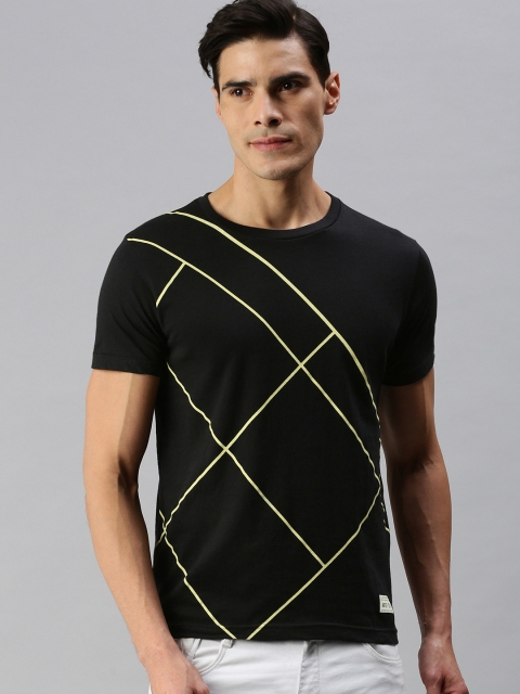 

abof Men Black Geometric Printed Pure Cotton Casual T-shirt