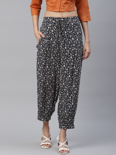 

Ayaany Women Black & White Floral Printed Pure Cotton Smart Fit Crop Trousers