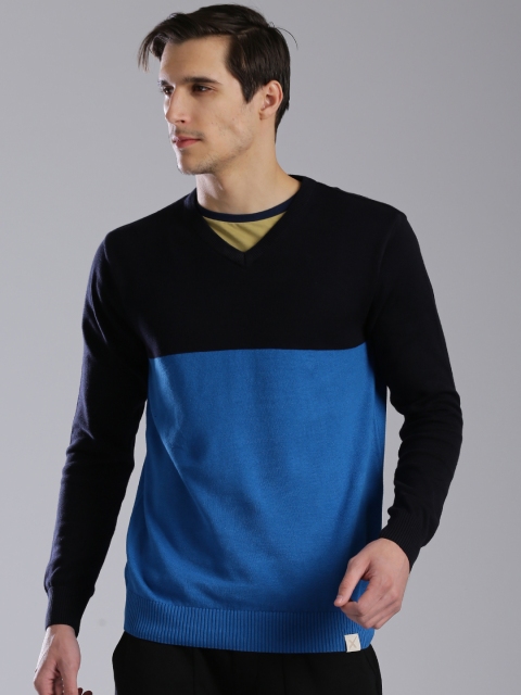 

HRX by Hrithik Roshan Men Blue & Black Colourblocked Sweater