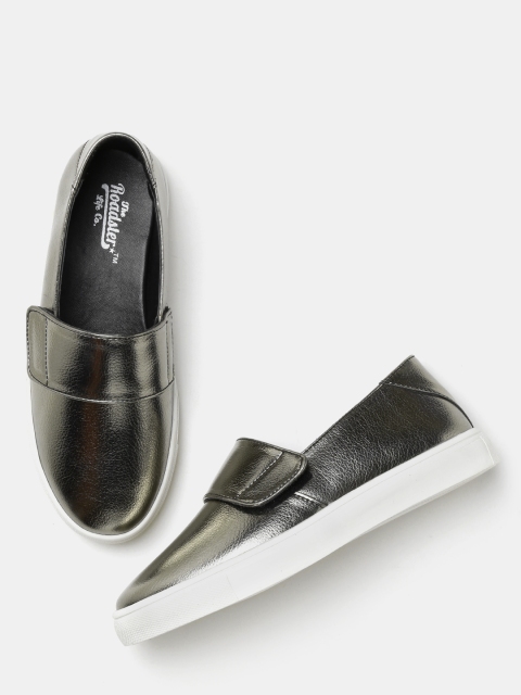 

Roadster Women Gunmetal-Toned Solid Slip-Ons, Metallic