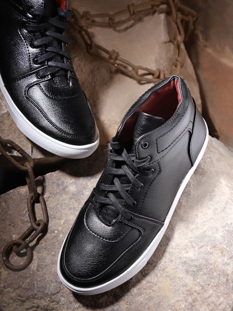 

Roadster Women Black Solid Mid-Top Sneakers