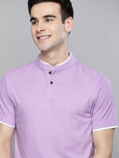 

Mast & Harbour Men Purple Cotton Handcrafted Mandarin Collar T-shirt