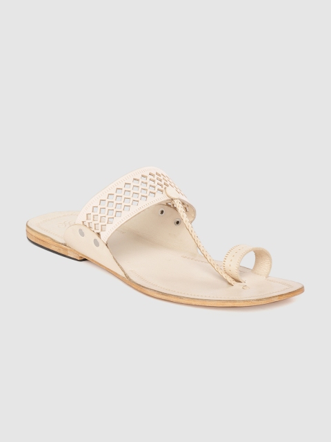 

House of Pataudi Men Light Beige Handcrafted Leather Laser Cut Kolhapuri Sandals