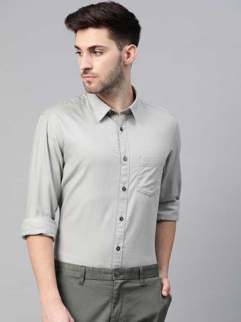 

Indian Terrain Men Grey Solid Pure Cotton Chiseled Fit Casual Shirt