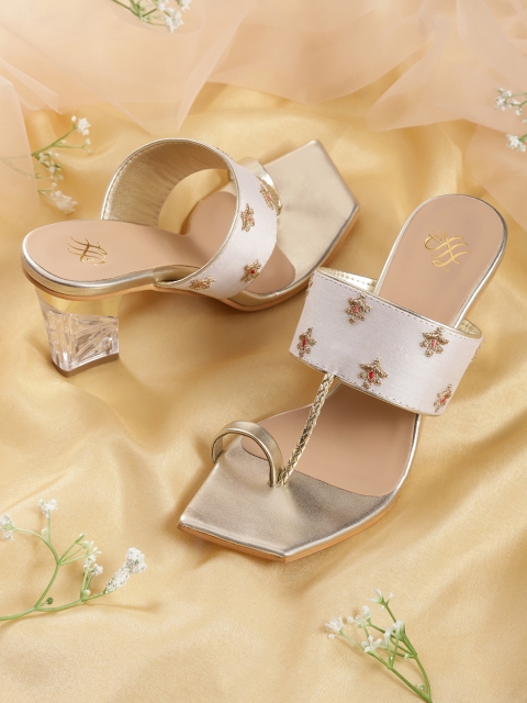 

House of Pataudi Grey & Gold-Toned Handcrafted Woven Design Block Heels