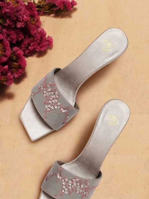 

House of Pataudi Women Grey & Pink Sequinned Handcrafted Block Heels