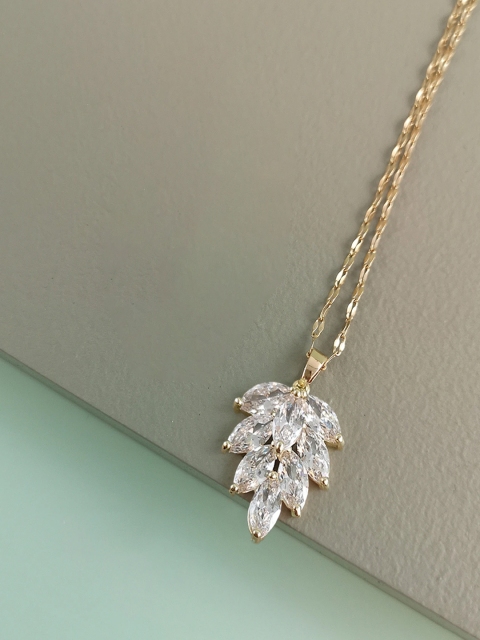 

OOMPH White Gold-Plated Cubic Zirconia Floral-Shaped Handcrafted Pendant with Chain