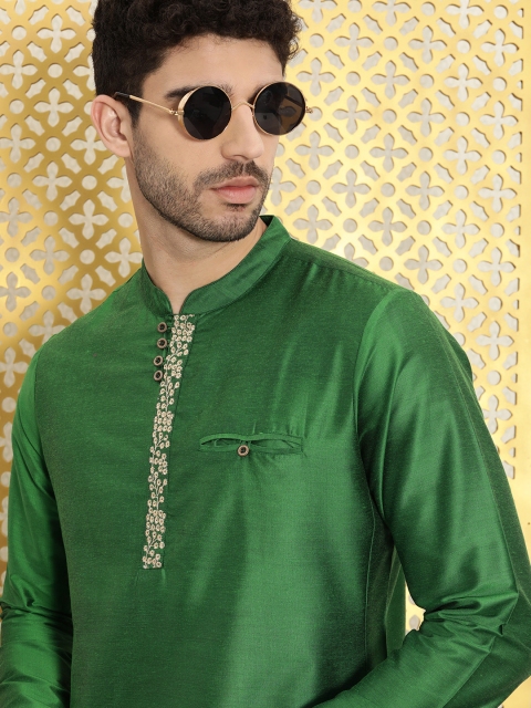 

Ode by House of Pataudi Men Green Thread Work Rozana Kurta