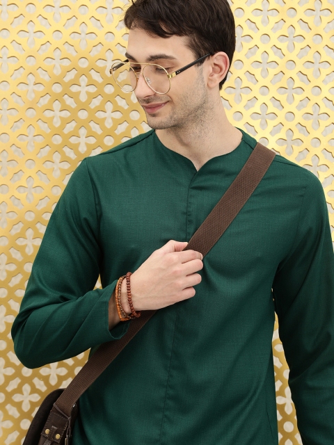 

Ode by House of Pataudi Men Dark Green Solid Sweetheart-Neckline Rozana Kurta