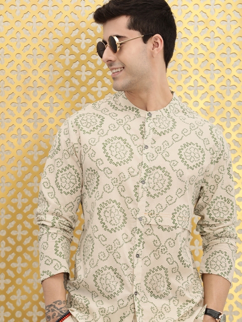 

Ode by House of Pataudi Men Beige & Green Ethnic Motifs Printed Kurta