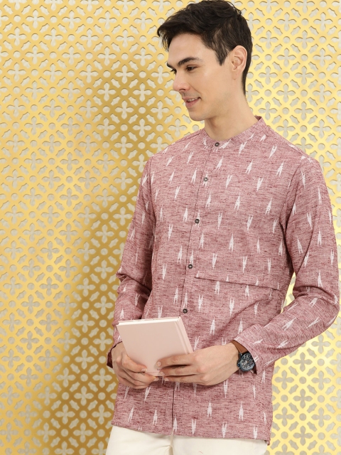 

Ode by House of Pataudi Men Pink & White Geometric Printed Kurta