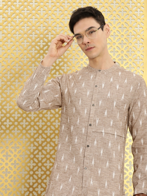 

Ode by House of Pataudi Men Beige & White Geometric Printed Kurta